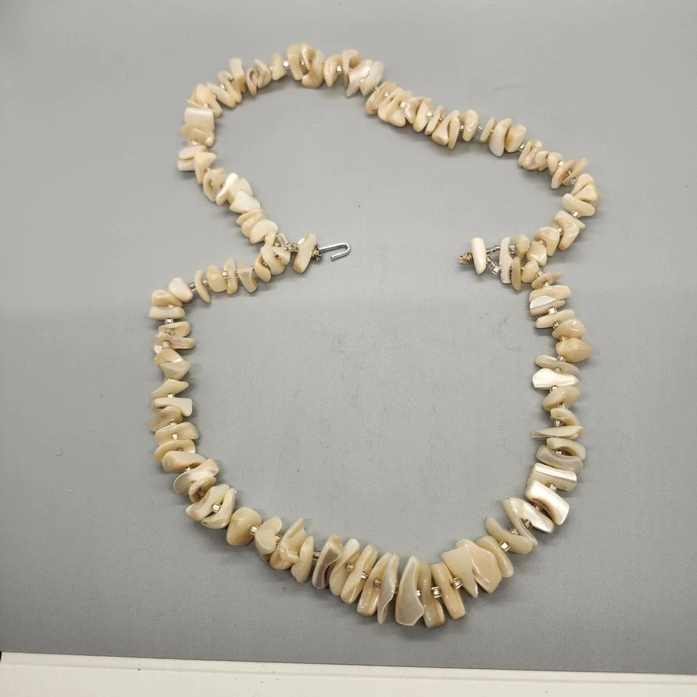Heavy Flapper Off White Natural Chip Stone Necklace Strand Choker